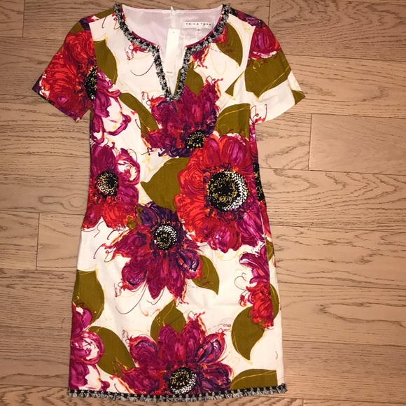 Dress - Picture 1 of 4